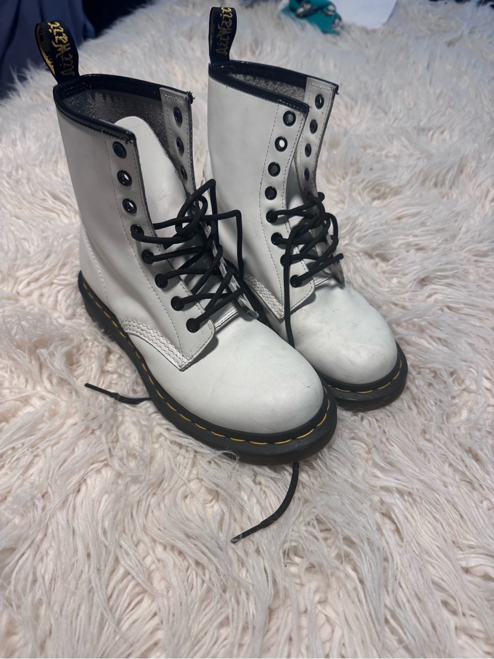 Dr. Martens Boots White Lace Up Leather Women’s Size 7 EU 38 1460 Doc’s